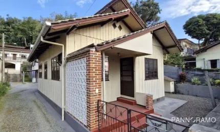 Casa com 4 dormitórios para alugar, 90 m² por R$ 2.200/mês - Velha - Blumenau/SC