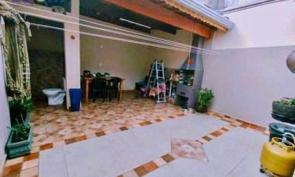 Casa térrea totalmente reformada à venda no centro de Jundiaí