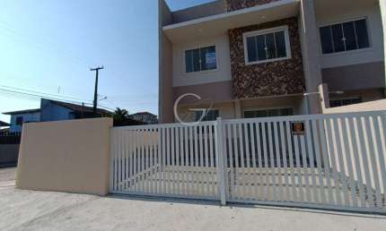 SOBRADO EM PADRÃO MODERNO COM 03 QUARTOS NO BALNEÁRIO IPANEMA!