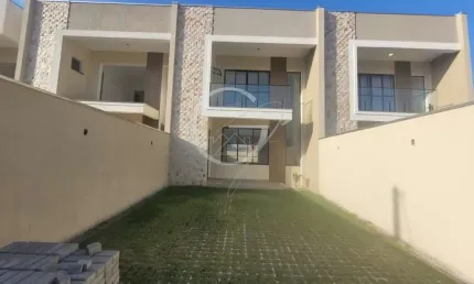 SOBRADOS NOVOS EM ALTO PADRÃO COM PISCINA EM PRAIA DE LESTE!