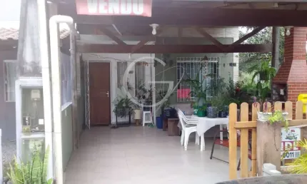 RESIDÊNCIA COM 02 QUARTOS PRÓXIMO AO MAR NO BALNEÁRIO LEBLON