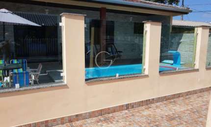 RESIDÊNCIA PROXIMO A PRAIA COM 04 QUARTOS EM SANTA TEREZINHA!
