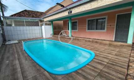 CASA COM 4 DORMITÓRIOS E PISCINA EM SANTA TEREZINHA