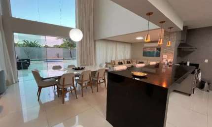Espetacular Casa de Luxo com 4 Suítes, 2 Piscinas e Gourmet na Pampulha – A 5 Min da Lagoa! - CA00570