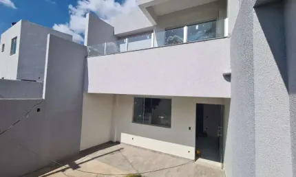 Casa Independente de 2 qtos em ótima localização no B. Céu Azul - CA3184