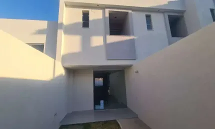 Casa independente de 2 qtos em ótima localização no bairro rio branco - ca3546