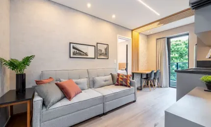 Apartamento 1 quarto finamente decorado, no Centro de Curitiba, para até 2 pessoas