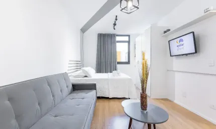 Studio decorado para alugar em curitiba, para até 4 pessoas, 29m²