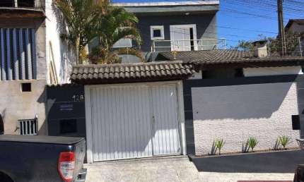 Sobrado com 3 dormitórios à venda, 200 m² por R$ 905.000,00 - Fazenda Rincao - Arujá/SP