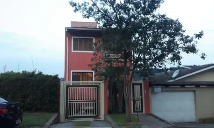Casa Para Vender com 3 quartos 1 suítes no bairro Região Central em Caieiras