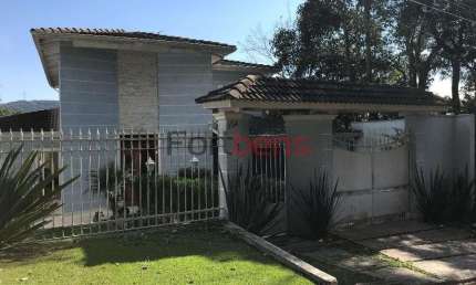 Casa de Condomínio Para Vender com 6 quartos 4 suítes no bairro Caraguatá em Mairiporã
