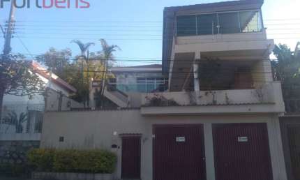 Sobrado Para Vender com 5 quartos no bairro Região Central em Caieiras