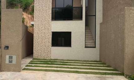 Sobrado Para Vender com 3 quartos 1 suítes no bairro Serpa em Caieiras