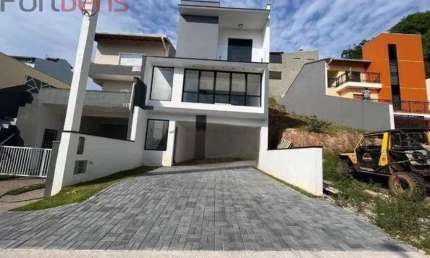 Sobrado Para Vender com 3 quartos 3 suítes no bairro Villa Verde em Franco Da Rocha