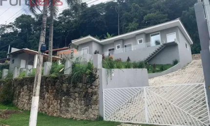Casa de Condomínio Para Vender com 3 quartos 3 suítes no bairro Alpes de Caieiras em Caieiras