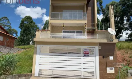 Sobrado Para Vender com 3 quartos 2 suítes no bairro Laranjeiras em Caieiras