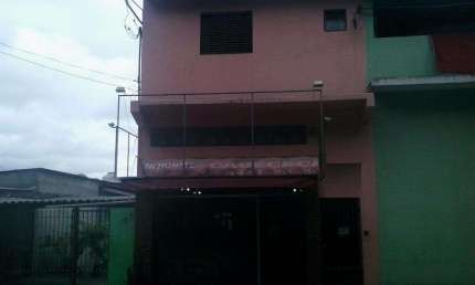 Sobrado Para Vender com 3 quartos no bairro Laranjeiras em Caieiras