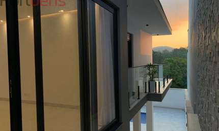 Casa de Condomínio Para Vender com 4 quartos 3 suítes no bairro Nova Caieiras em Caieiras