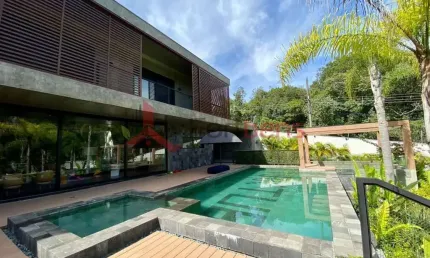 Casa Alto Padrão Para Vender com 2 quartos 2 suítes no bairro Alpes de Caieiras em Caieiras