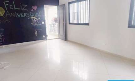 Sobrado em condomínio fechado para Locação na Vila Albertina, ótima localização, próximo ao Pão de Açúcar, 3 dormitórios (1 suíte) e 4 vagas