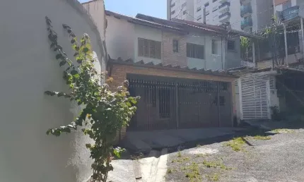 Sobrado para Venda em Santana, com ótima localização à 10 minutos do metrô Santana, 3 dormitórios (1 suíte) e 2 vagas de garagem