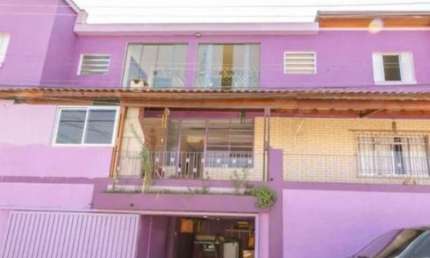 Sobrado residencial para Locação na Vila Marina, ao lado da Av. Fuad Luftalla e Av. Elisío Teixeira Leite. 4 dormitórios (2 suítes) e 1 vaga