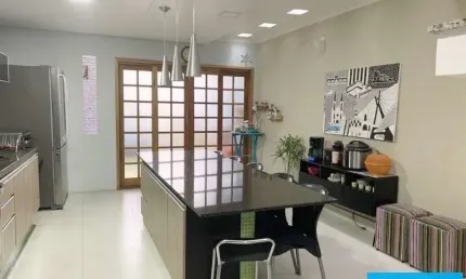 Sobrado à para Venda na Vila Ester (zona Norte), excelente localização, ao lado da Avenida Braz Leme, 3 suítes e 2 vagas de garagem