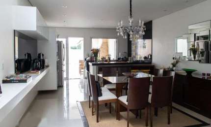 Sobrado à para Venda na Vila Mariza Mazzei, excelente localização, ao lado da Avenida Engenheiro Caetano Álvares, 3 suítes e 8 vagas