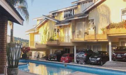 Casa em condomínio fechado para Venda no Horto Floresta, excelente localização, ao lado do Parque Horto Floresta. 3 dormitórios (2 suítes) e 3 vagas