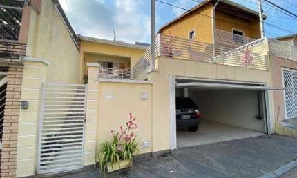 Sobrado residencial para Venda no Mandaqui, ótima localização, ao lado da Avenida Direitos Humanos. 4 dormitórios (1 suíte) e 2 vagas de garagem