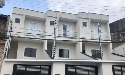 Sobrado Novo para Venda no Parque Casa de Pedra, ótima localização, próximo ao Ourinhos Supermercados 3 dormitórios (1 suíte) e 2 vagas