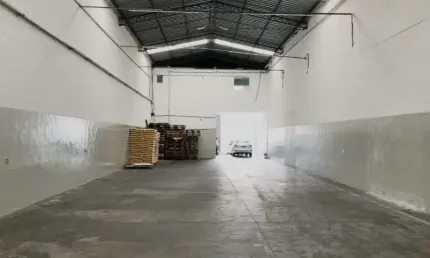 Galpão para locação em ótima localização da Casa Verde Alta, próximo Av. Eng. Caetano Álvares, 500m com salas, rede trifásica e vestiários