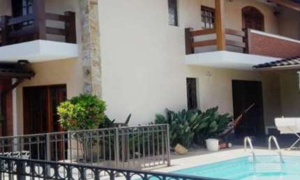 LINDO SOBRADO PARA VENDA NA VILA ALBERTINA, ÓTIMA LOCALIZAÇÃO, 5 DORMITÓRIOS (2 SUÍTES), 4 VAGAS E ESPAÇO GOURMET COM PISCINA E CHURRASQUEIRA