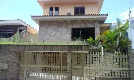 LINDO SOBRADO NA PALMAS DO TREMEMBÉ, AO LADO DA AV. NOVA CANTAREIRA, 5 SUÍTES E 7 VAGAS DE GARAGEM