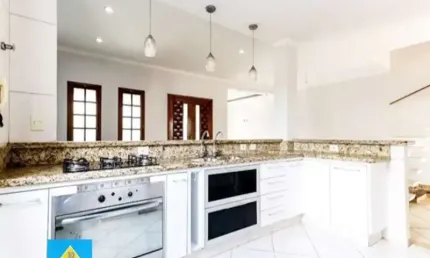Sobrado lindo residencial para Venda na Vila Mazzei, ótima localização, à 2 minutos do novo Shopping Trimais, 3 suítes e 5 vagas