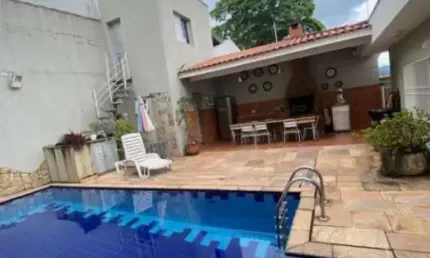 Maravilhoso sobrado para venda no jardim floresta, localização privilegiada, próximo ao horto florestal, 4 dormitórios (3 suítes) e 4 vagas