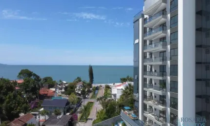 Amplo apartamento de 03 dormitórios 02 suítes com 136m² na Cabeçudas