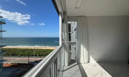Espetacular Apartamento com 03 Suítes e Lazer Frente Mar na Praia Brava