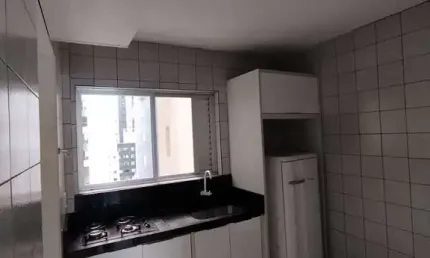 Aconchegante apartamento no ed. alice com 02 dormitórios sendo 01 suíte 02 banheiros na barra sul