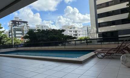 Costa Azul, 2/4 , varanda, suíte, armários, Piscina, Academia, próximo a Orla!
