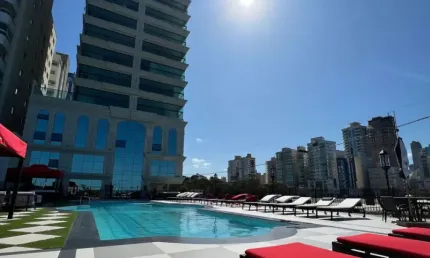 Apartamento com 4 quartos à venda na Rua 137, 15, Meia Praia, Itapema