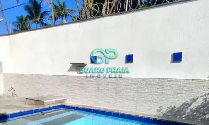 Sala espaçosa para 2 ambientes, varanda, sala de jantar, 3 dormitórios sendo uma suíte, banheiro social, cozinha, lavanderia, piscina, churrasqueira, 1 edícula com 2 suítes, 5 quartos