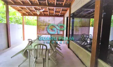 3 dormitórios sendo 1 suíte, sala espaçosa para 2 ambientes, banheiro social, cozinha, área de serviço, 2 vagas de garagem