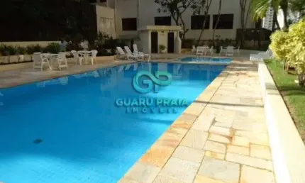 3 quartos, 5 banheiros, maravilhosa sala com sacada, cozinha ampla, três vagas de garagem.