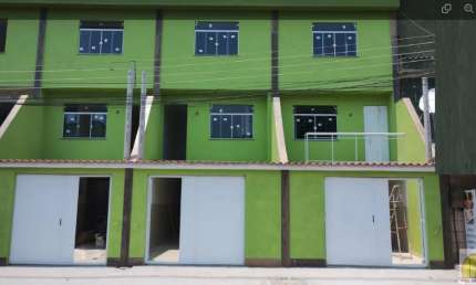 Casa triplex com 2 quartos bairro da luz Nova Iguaçu