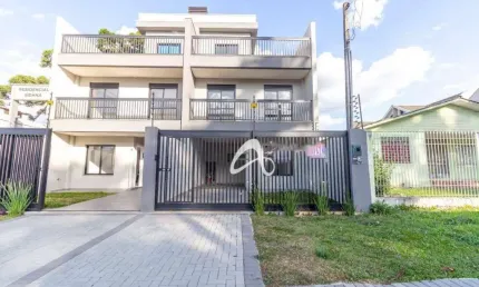 Sobrado novo de frente para rua à venda, com terraço, 3 quartos sendo 1 suíte, no Bairro Boqueirão, Curitiba/PR.