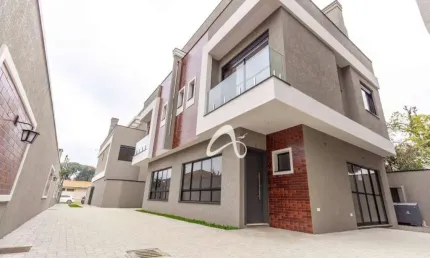 Triplex em condomínio novo à venda, com terraço, 3 quartos sendo 1 suíte com closet, no Bairro Portão / Água Verde, Curitiba/PR.