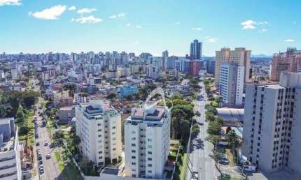Apartamento semimobilado à venda, 3 quartos sendo 1 suíte, localizado em um dos melhores Bairros de Curitiba, Vila Izabel.