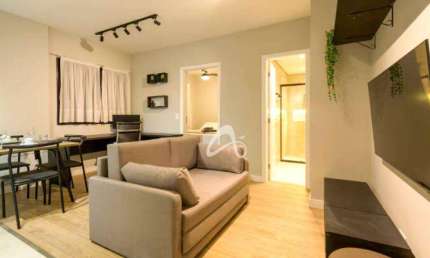 Apartamento mobiliado à venda, 1 quarto e com garagem no Centro de Curitiba/PR.