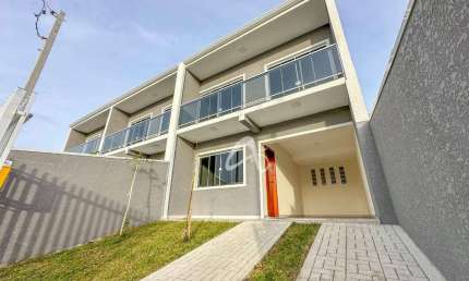 Sobrado com amplo terreno à venda | 2 suítes | 87 m² construídos | 113 m² de terreno | Alto Boqueirão.